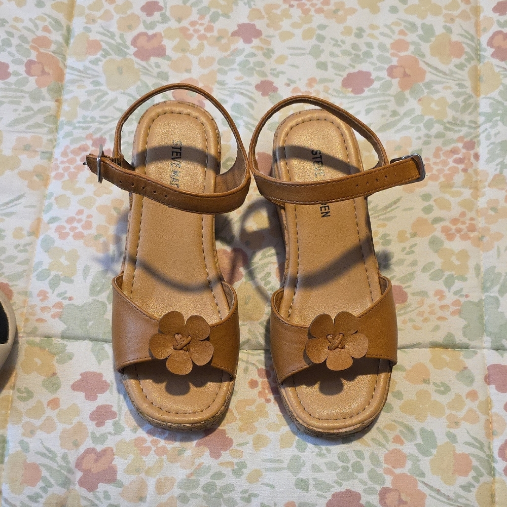 Steve Madden Brown Leather Sandals with Floral Detail